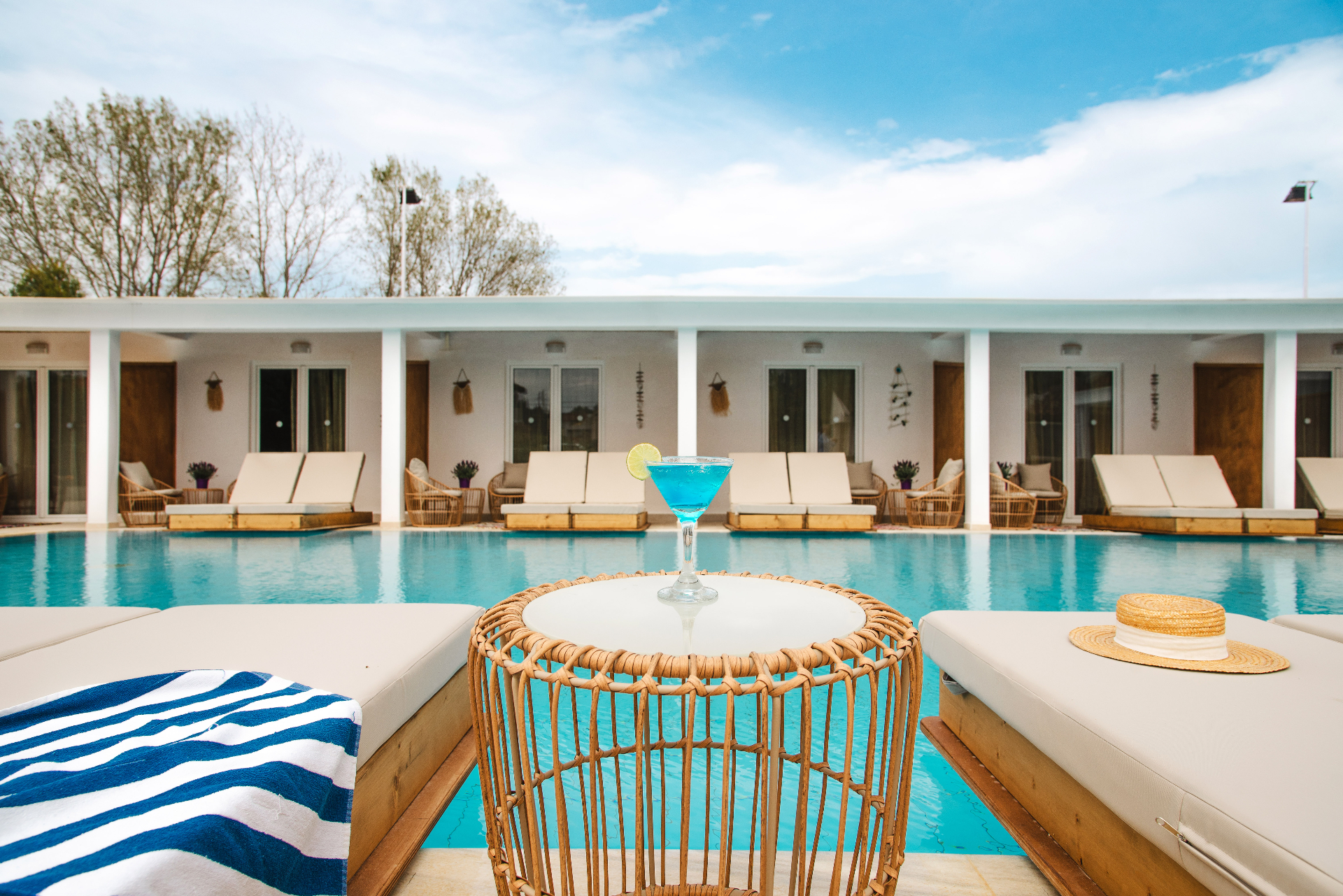 Superior Swim Up Room